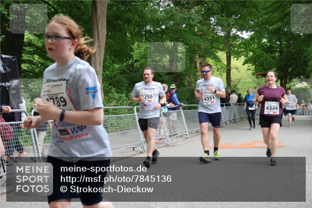 17.05.2025 - Störlauf Strokosch-Dieckow http://msf.ph/oto/7845136 17.05.2025 19:09:19 Ziel 789, 350, 4351, 4399, 4349, 5043 meine-sportfotos.de