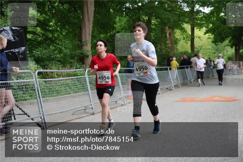 17.05.2025 - Störlauf Strokosch-Dieckow http://msf.ph/oto/7845154 17.05.2025 19:09:28 Ziel 4956, 4, 4, 4950, 46, 47, 4251 meine-sportfotos.de