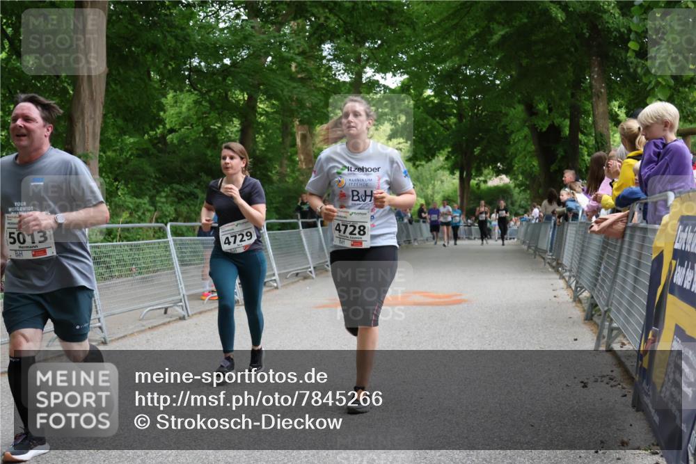 17.05.2025 - Störlauf Strokosch-Dieckow http://msf.ph/oto/7845266 17.05.2025 19:10:33 Ziel 5013, 4729, 4728 meine-sportfotos.de