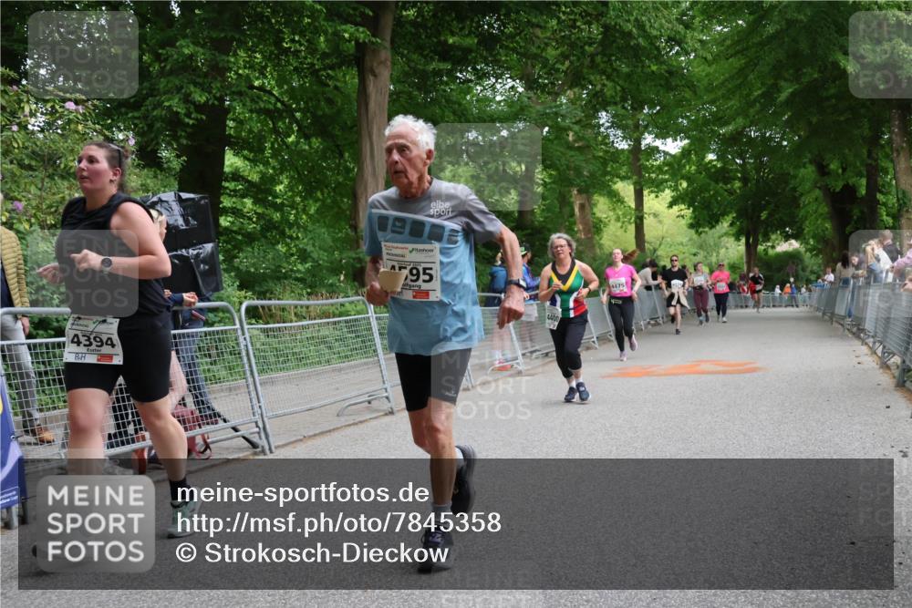 17.05.2025 - Störlauf Strokosch-Dieckow http://msf.ph/oto/7845358 17.05.2025 19:11:33 Ziel 4394, 2025, 7951, 4400, 4475 meine-sportfotos.de