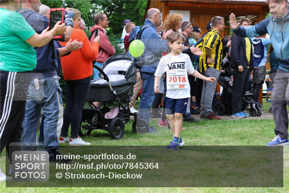 17.05.2025 - Störlauf Strokosch-Dieckow http://msf.ph/oto/7845364 17.05.2025 13:02:26 Laufen 7018, 725 meine-sportfotos.de