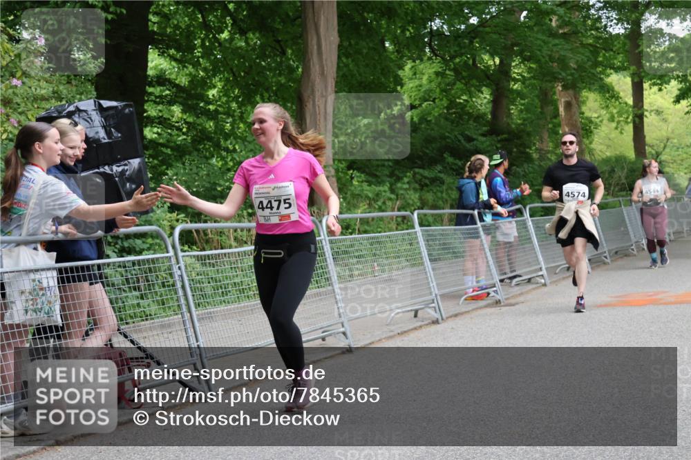 17.05.2025 - Störlauf Strokosch-Dieckow http://msf.ph/oto/7845365 17.05.2025 19:11:36 Ziel 4574, 4475, 4544 meine-sportfotos.de