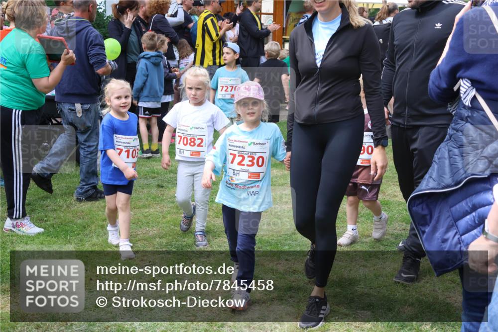 17.05.2025 - Störlauf Strokosch-Dieckow http://msf.ph/oto/7845458 17.05.2025 13:03:05 Laufen 710, 7276, 7082, 2025, 7230, 60 meine-sportfotos.de