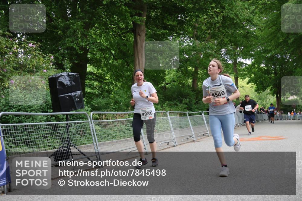 17.05.2025 - Störlauf Strokosch-Dieckow http://msf.ph/oto/7845498 17.05.2025 19:14:23 Ziel 4986, 4540, 4481 meine-sportfotos.de