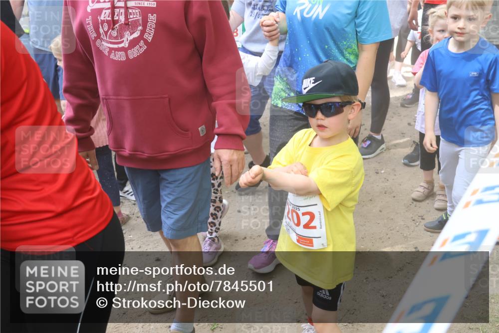 17.05.2025 - Störlauf Strokosch-Dieckow http://msf.ph/oto/7845501 17.05.2025 13:04:30 Laufen 1950, 25, 01, 2025, 02, 3 meine-sportfotos.de