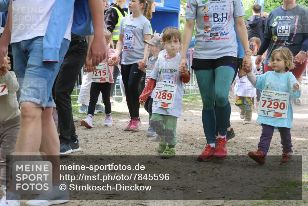 17.05.2025 - Störlauf Strokosch-Dieckow http://msf.ph/oto/7845596 17.05.2025 13:05:59 Laufen 7, 7215, 5, 2025, 7289, 2025, 7290 meine-sportfotos.de