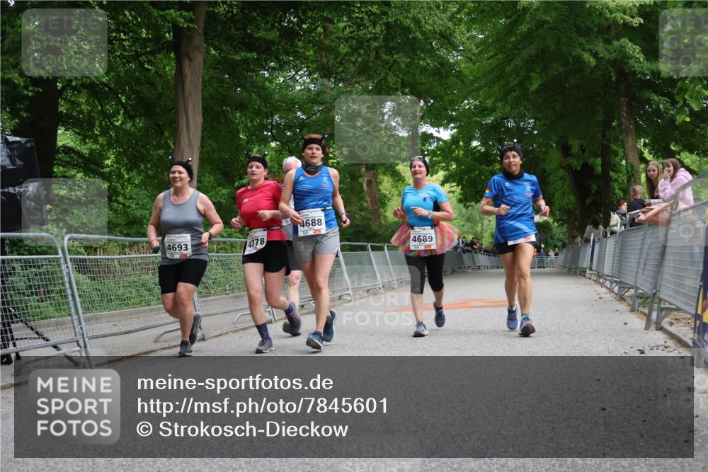 17.05.2025 - Störlauf Strokosch-Dieckow http://msf.ph/oto/7845601 17.05.2025 19:16:33 Ziel 4693, 4778, 4688, 4689 meine-sportfotos.de