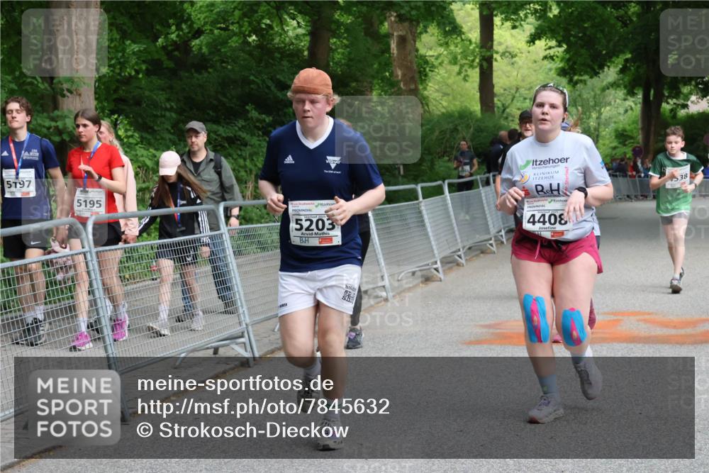 17.05.2025 - Störlauf Strokosch-Dieckow http://msf.ph/oto/7845632 17.05.2025 19:17:24 Ziel 156, 5, 97, 5195, 2025, 5203, 4408, 538 meine-sportfotos.de