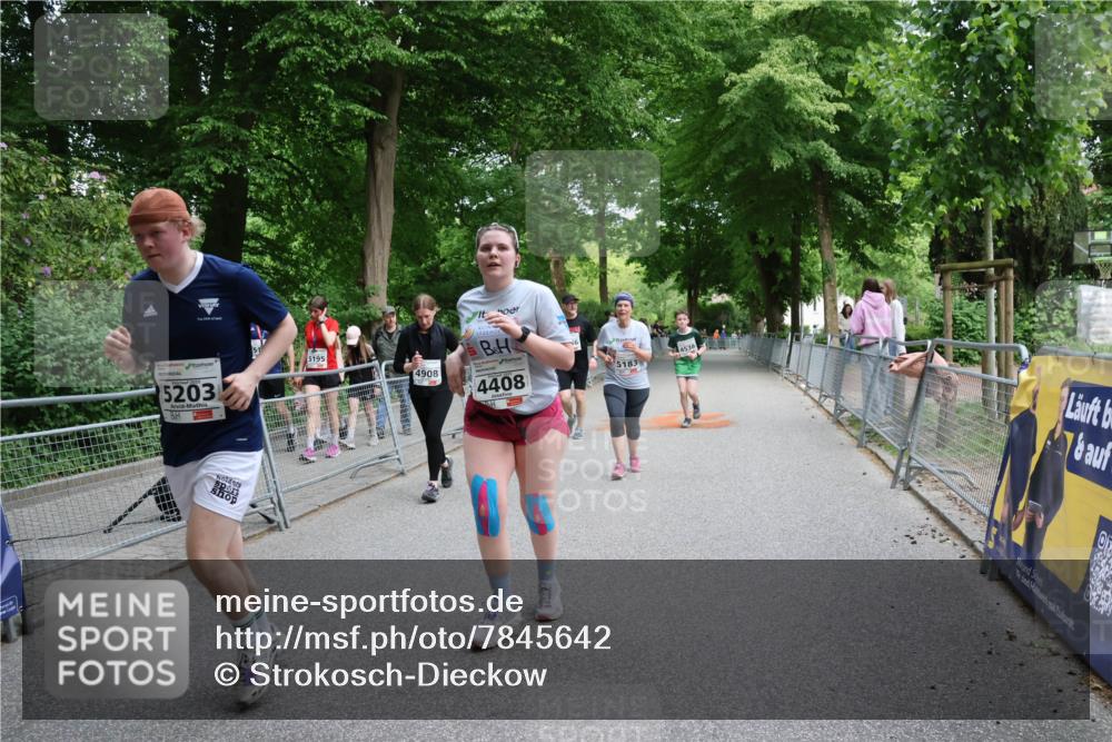 17.05.2025 - Störlauf Strokosch-Dieckow http://msf.ph/oto/7845642 17.05.2025 19:17:26 Ziel 5203, 5195, 4908, 4408, 5183, 4538 meine-sportfotos.de