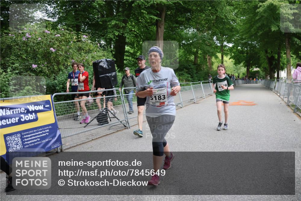 17.05.2025 - Störlauf Strokosch-Dieckow http://msf.ph/oto/7845649 17.05.2025 19:17:28 Ziel 5197, 195, 2025, 5183, 8 meine-sportfotos.de