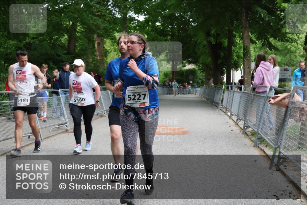 17.05.2025 - Störlauf Strokosch-Dieckow http://msf.ph/oto/7845713 17.05.2025 19:20:30 Ziel 5181, 5180, 2025, 5227 meine-sportfotos.de
