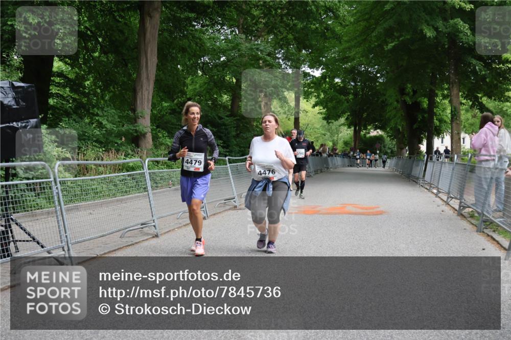 17.05.2025 - Störlauf Strokosch-Dieckow http://msf.ph/oto/7845736 17.05.2025 19:21:02 Ziel 4479, 4476, 5142 meine-sportfotos.de