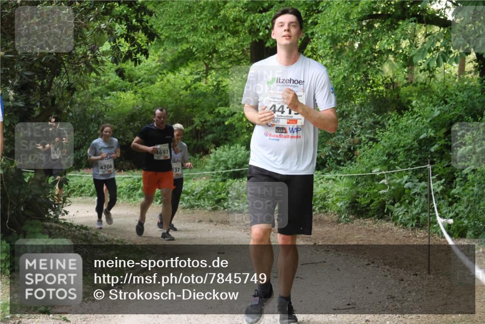17.05.2025 - Störlauf Strokosch-Dieckow http://msf.ph/oto/7845749 17.05.2025 18:58:35 Laufen 4697, 4708, 237, 441 meine-sportfotos.de