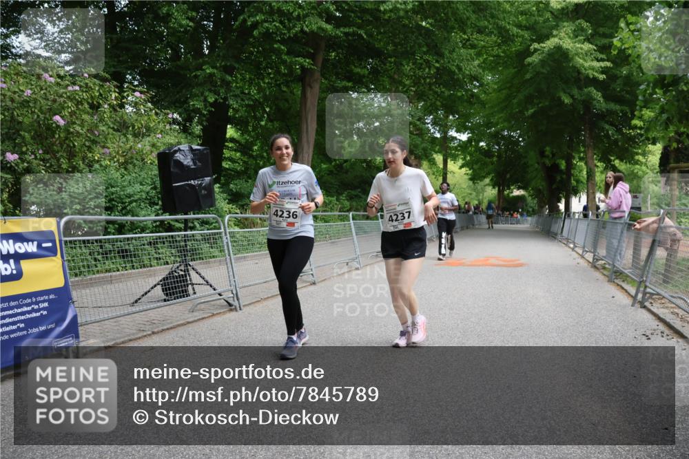 17.05.2025 - Störlauf Strokosch-Dieckow http://msf.ph/oto/7845789 17.05.2025 19:21:31 Ziel 4236, 4237 meine-sportfotos.de