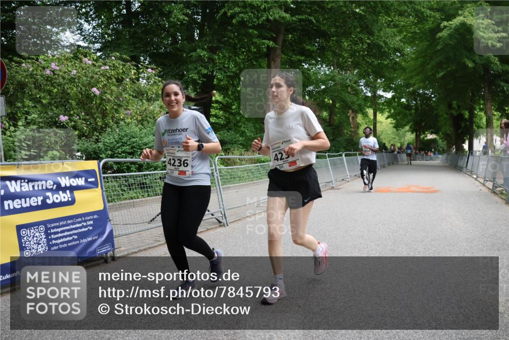 17.05.2025 - Störlauf Strokosch-Dieckow http://msf.ph/oto/7845793 17.05.2025 19:21:32 Ziel 4236, 423, 050 meine-sportfotos.de