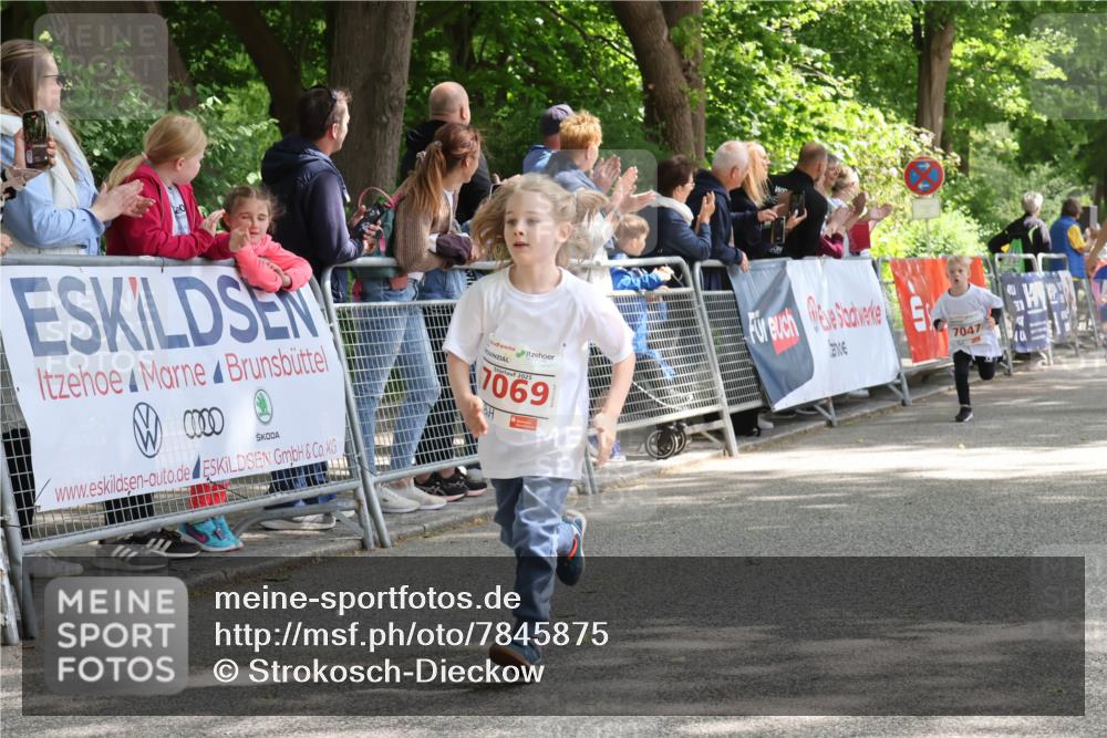 17.05.2025 - Störlauf Strokosch-Dieckow http://msf.ph/oto/7845875 17.05.2025 13:01:37 Ziel 0, 2025, 7069, 7047 meine-sportfotos.de