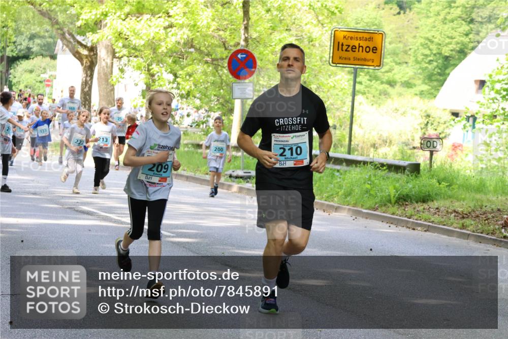 17.05.2025 - Störlauf Strokosch-Dieckow http://msf.ph/oto/7845891 17.05.2025 13:31:15 Laufen 133, 360, 213, 209, 200, 210 meine-sportfotos.de
