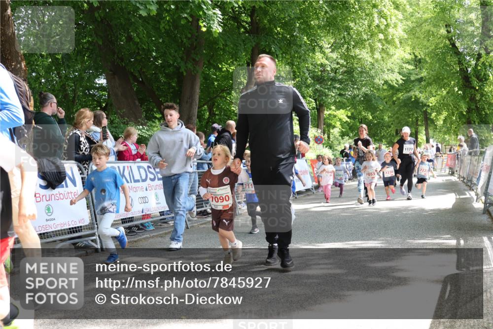 17.05.2025 - Störlauf Strokosch-Dieckow http://msf.ph/oto/7845927 17.05.2025 13:01:59 Ziel 1177, 7040, 6081, 7053, 7236, 7223, 711, 7090 meine-sportfotos.de