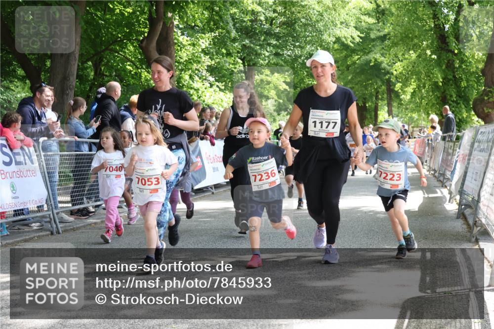 17.05.2025 - Störlauf Strokosch-Dieckow http://msf.ph/oto/7845933 17.05.2025 13:02:02 Ziel 7040, 7053, 7236, 1177, 7223 meine-sportfotos.de