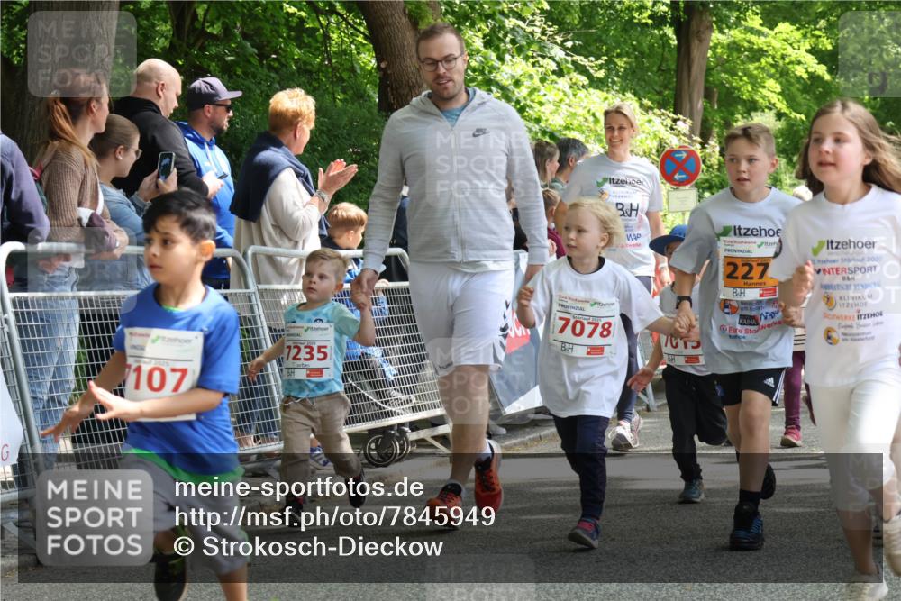 17.05.2025 - Störlauf Strokosch-Dieckow http://msf.ph/oto/7845949 17.05.2025 13:02:08 Ziel 107, 7235, 7078, 2025, 227, 2020 meine-sportfotos.de