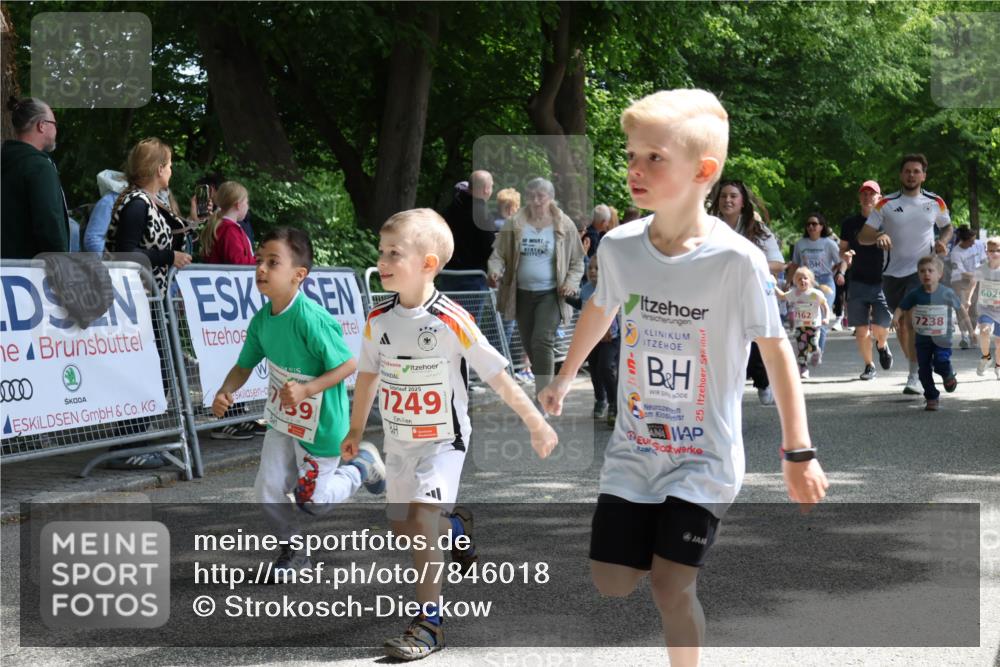 17.05.2025 - Störlauf Strokosch-Dieckow http://msf.ph/oto/7846018 17.05.2025 13:02:31 Ziel 110, 39, 2025, 1249, 25, 7162, 7238, 6029 meine-sportfotos.de