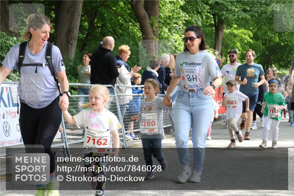 17.05.2025 - Störlauf Strokosch-Dieckow http://msf.ph/oto/7846028 17.05.2025 13:02:36 Ziel 2025, 7162, 7280, 7083, 7143 meine-sportfotos.de