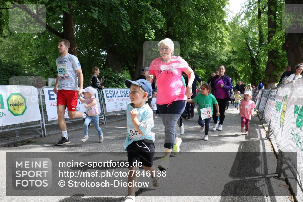 17.05.2025 - Störlauf Strokosch-Dieckow http://msf.ph/oto/7846138 17.05.2025 13:03:37 Ziel 221, 00, 7127 meine-sportfotos.de