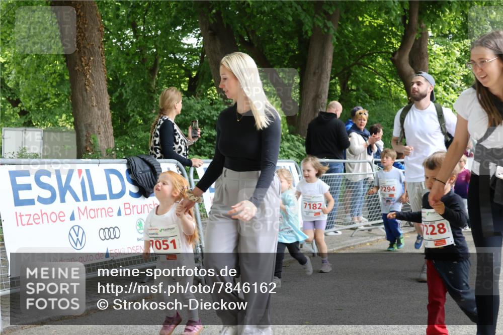 17.05.2025 - Störlauf Strokosch-Dieckow http://msf.ph/oto/7846162 17.05.2025 13:03:50 Ziel 051, 7182, 7294, 228 meine-sportfotos.de
