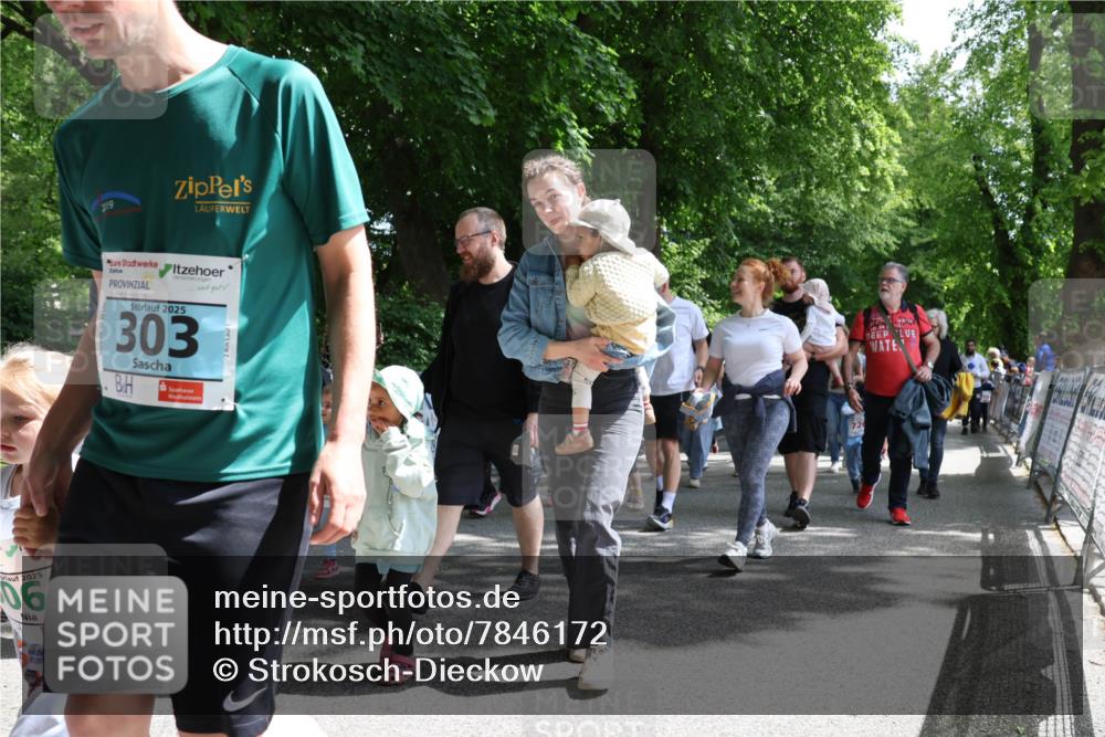 17.05.2025 - Störlauf Strokosch-Dieckow http://msf.ph/oto/7846172 17.05.2025 13:03:58 Ziel 2025, 06, 00, 2019, 2025, 303, 720 meine-sportfotos.de