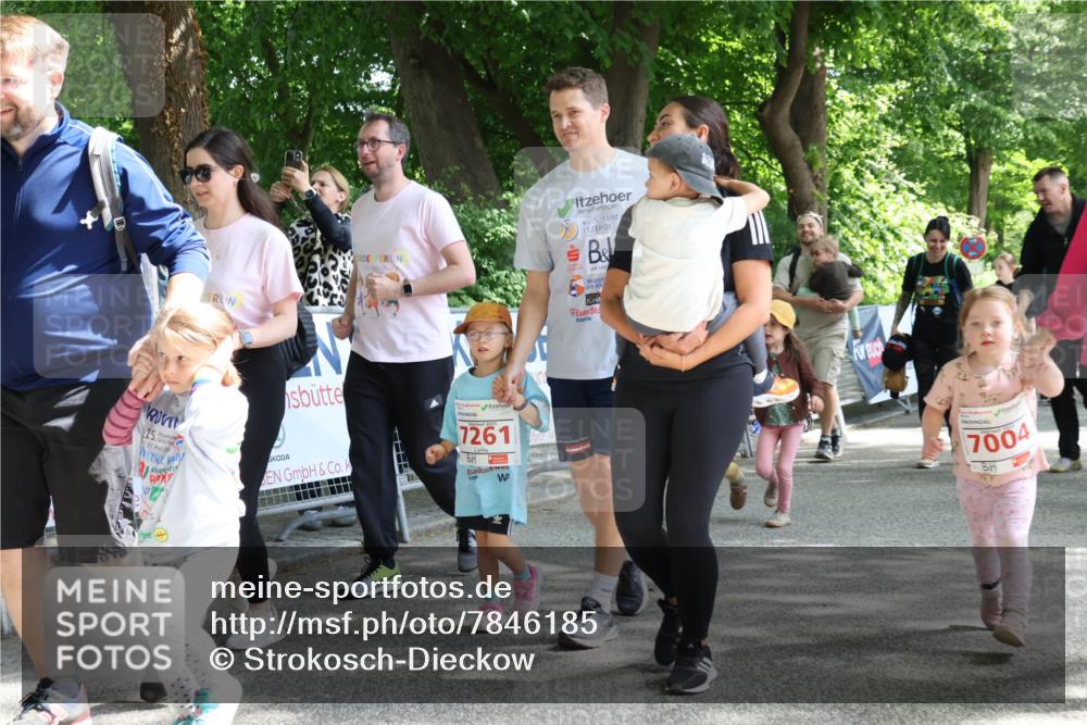 17.05.2025 - Störlauf Strokosch-Dieckow http://msf.ph/oto/7846185 17.05.2025 13:04:07 Ziel 25, 17, 20, 7261, 7004 meine-sportfotos.de