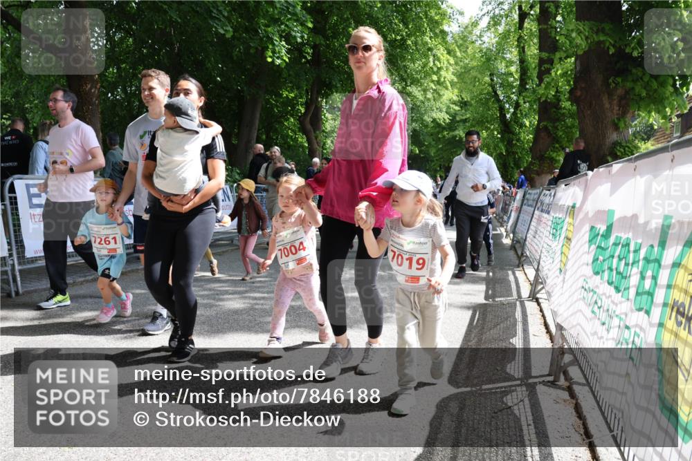 17.05.2025 - Störlauf Strokosch-Dieckow http://msf.ph/oto/7846188 17.05.2025 13:04:08 Ziel 7261, 7004, 2025, 7019, 570 meine-sportfotos.de