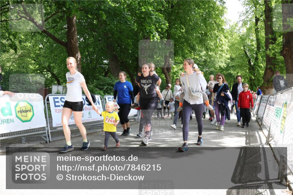 17.05.2025 - Störlauf Strokosch-Dieckow http://msf.ph/oto/7846215 17.05.2025 13:04:20 Ziel 7268, 7267 meine-sportfotos.de