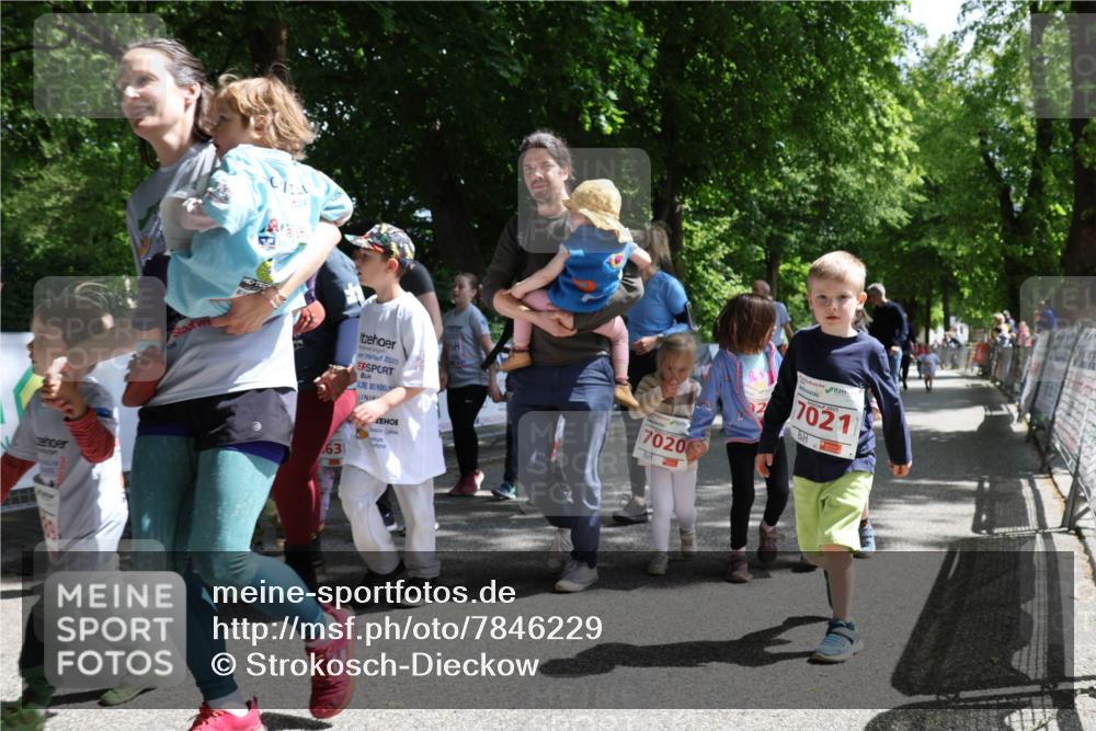 17.05.2025 - Störlauf Strokosch-Dieckow http://msf.ph/oto/7846229 17.05.2025 13:04:27 Ziel 631, 2020, 7020, 2025, 7021 meine-sportfotos.de