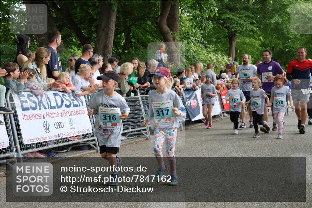 17.05.2025 - Störlauf Strokosch-Dieckow http://msf.ph/oto/7847162 17.05.2025 13:45:03 Ziel 0000, 316, 317, 30, 14, 98, 157, 279, 278 meine-sportfotos.de