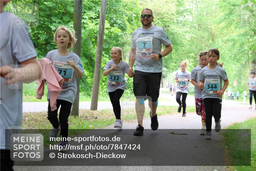 17.05.2025 - Störlauf Strokosch-Dieckow http://msf.ph/oto/7847424 17.05.2025 13:41:37 Laufen 2025, 71, 232, 336, 344, 99 meine-sportfotos.de