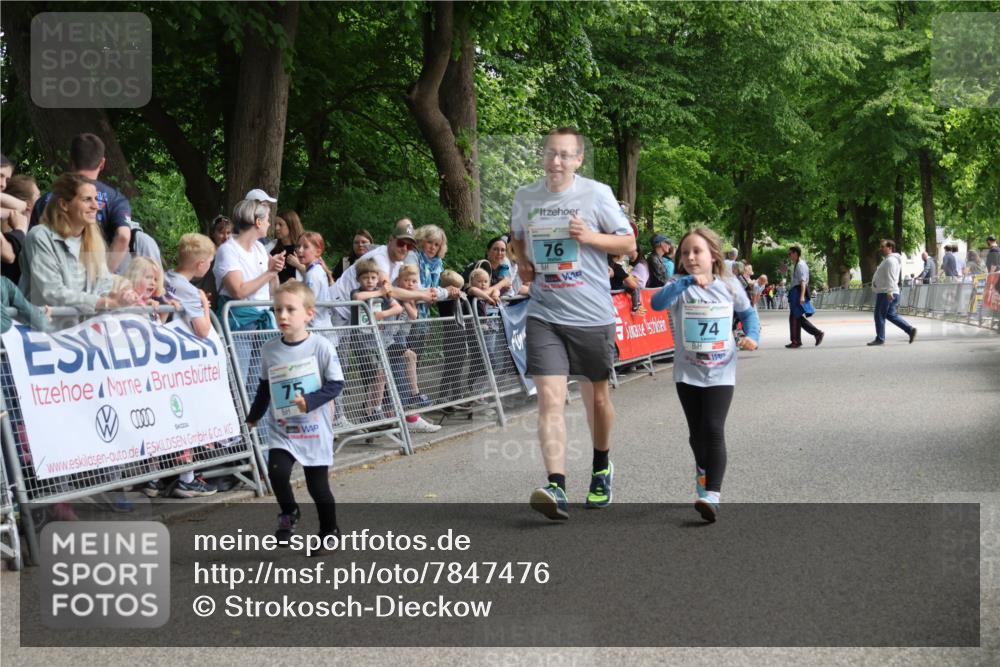 17.05.2025 - Störlauf Strokosch-Dieckow http://msf.ph/oto/7847476 17.05.2025 13:48:12 Ziel 75, 76, 74 meine-sportfotos.de