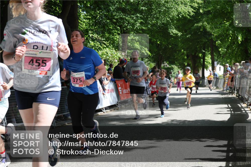 17.05.2025 - Störlauf Strokosch-Dieckow http://msf.ph/oto/7847845 17.05.2025 13:56:51 Ziel 2025, 455, 375, 430, 429, 529 meine-sportfotos.de