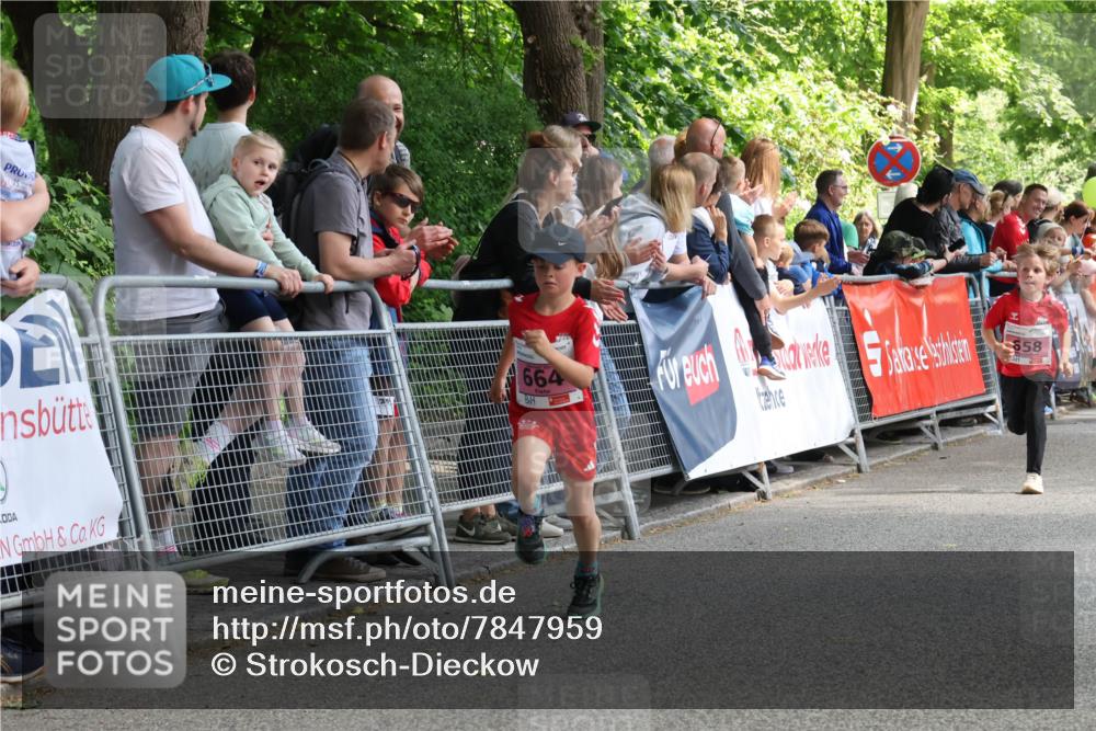 17.05.2025 - Störlauf Strokosch-Dieckow http://msf.ph/oto/7847959 17.05.2025 13:57:31 Ziel 25, 664, 658 meine-sportfotos.de