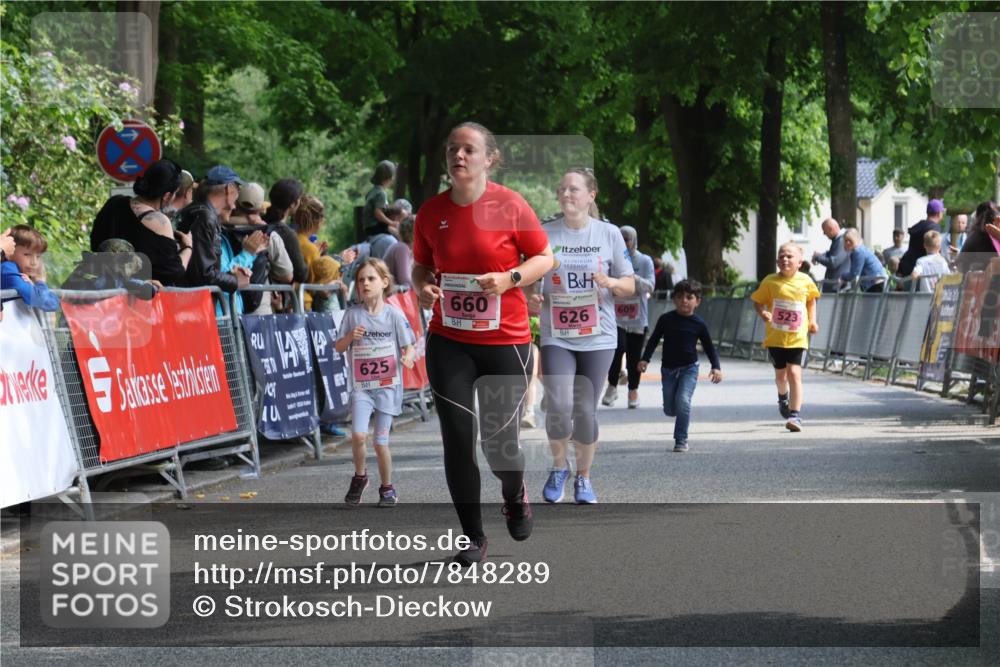 17.05.2025 - Störlauf Strokosch-Dieckow http://msf.ph/oto/7848289 17.05.2025 14:00:06 Ziel 40, 625, 660, 626, 609, 523 meine-sportfotos.de