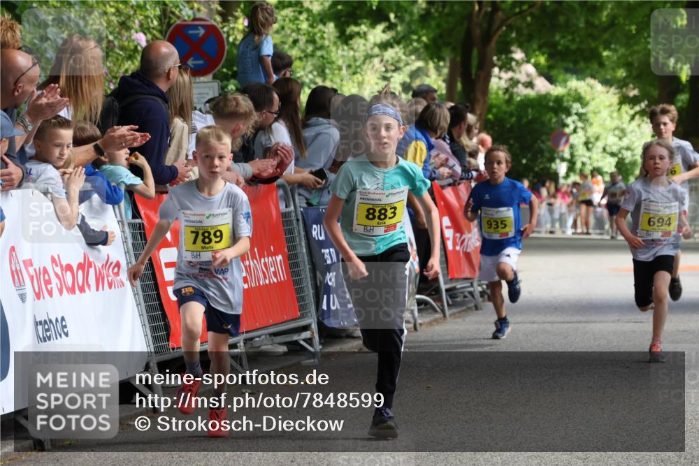 17.05.2025 - Störlauf Strokosch-Dieckow http://msf.ph/oto/7848599 17.05.2025 14:09:44 Ziel 2025, 789, 40, 883, 935, 694 meine-sportfotos.de