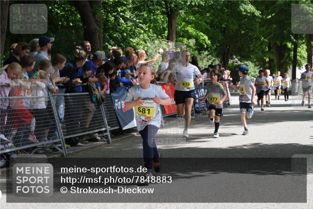 17.05.2025 - Störlauf Strokosch-Dieckow http://msf.ph/oto/7848883 17.05.2025 14:12:19 Ziel 681, 878, 10, 877, 48, 938 meine-sportfotos.de