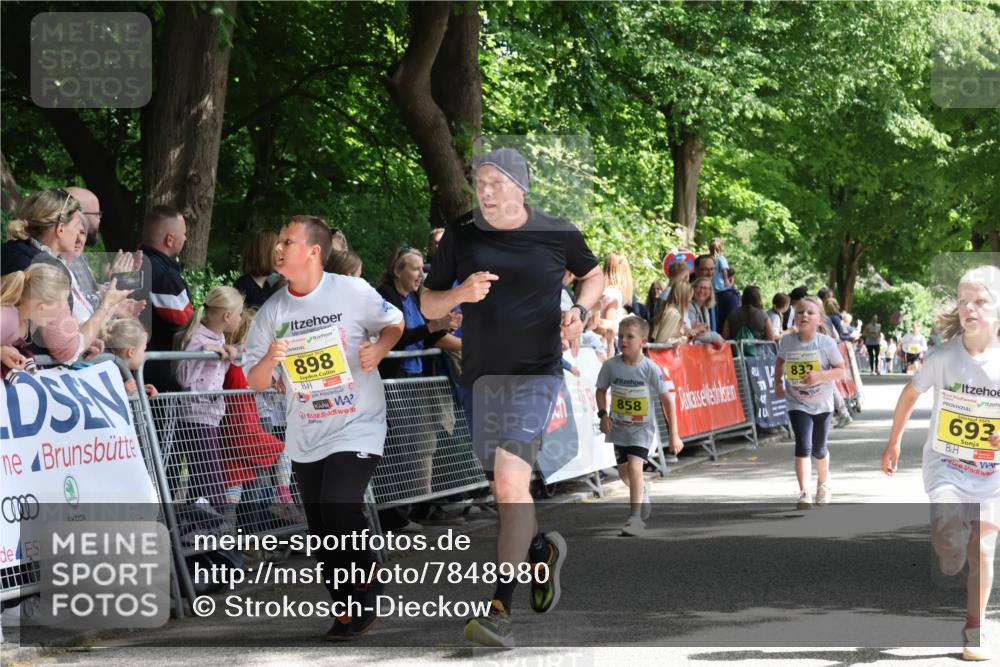 17.05.2025 - Störlauf Strokosch-Dieckow http://msf.ph/oto/7848980 17.05.2025 14:13:06 Ziel 000, 898, 858, 10, 833, 693 meine-sportfotos.de