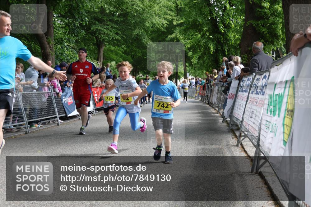 17.05.2025 - Störlauf Strokosch-Dieckow http://msf.ph/oto/7849130 17.05.2025 14:14:03 Ziel 725, 742 meine-sportfotos.de