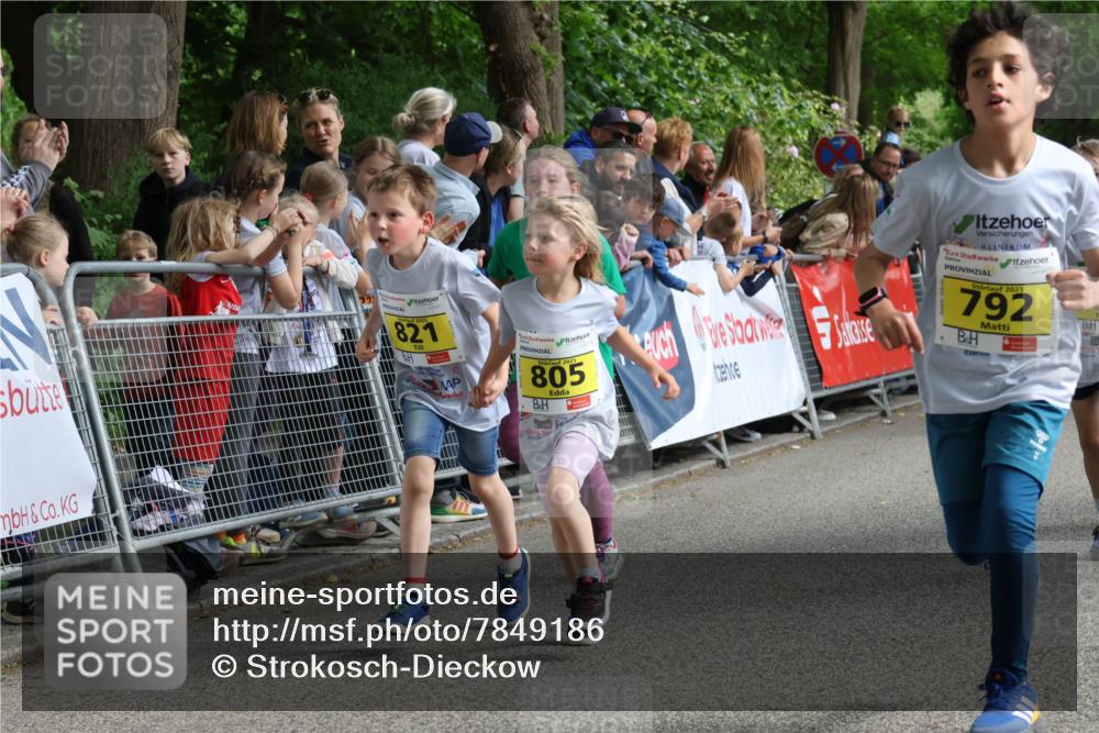 17.05.2025 - Störlauf Strokosch-Dieckow http://msf.ph/oto/7849186 17.05.2025 14:14:25 Ziel 821, 2025, 805, 2025, 792 meine-sportfotos.de