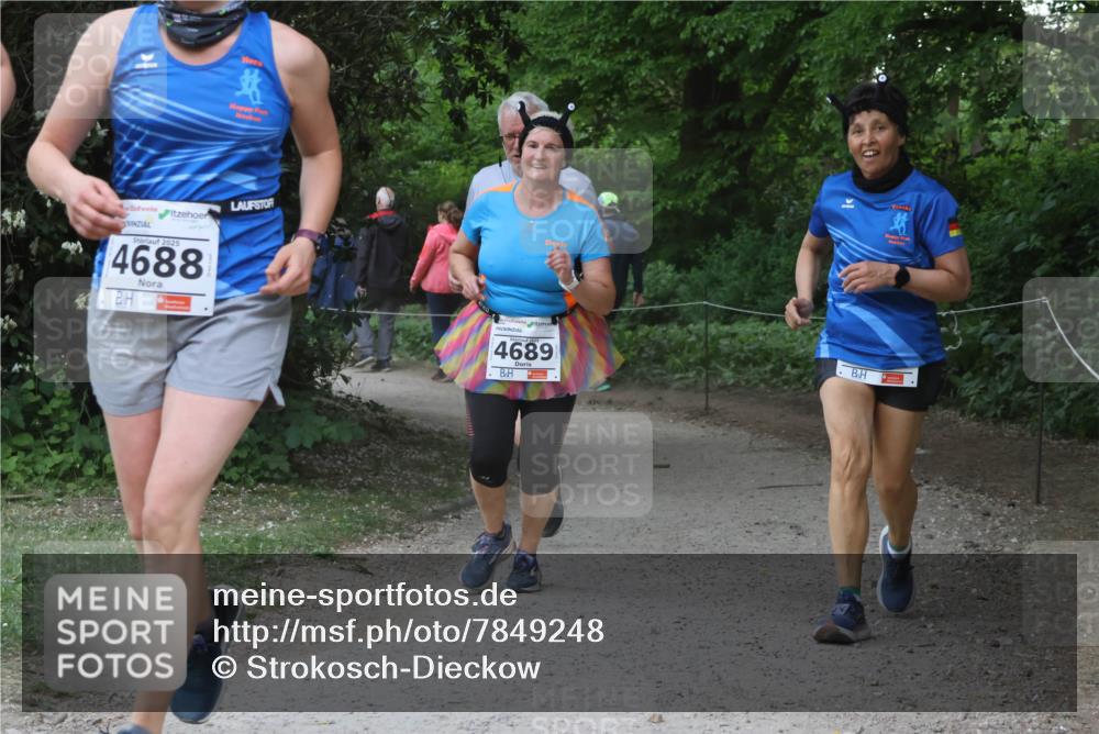 17.05.2025 - Störlauf Strokosch-Dieckow http://msf.ph/oto/7849248 17.05.2025 19:15:10 Laufen 2025, 4688, 4689 meine-sportfotos.de