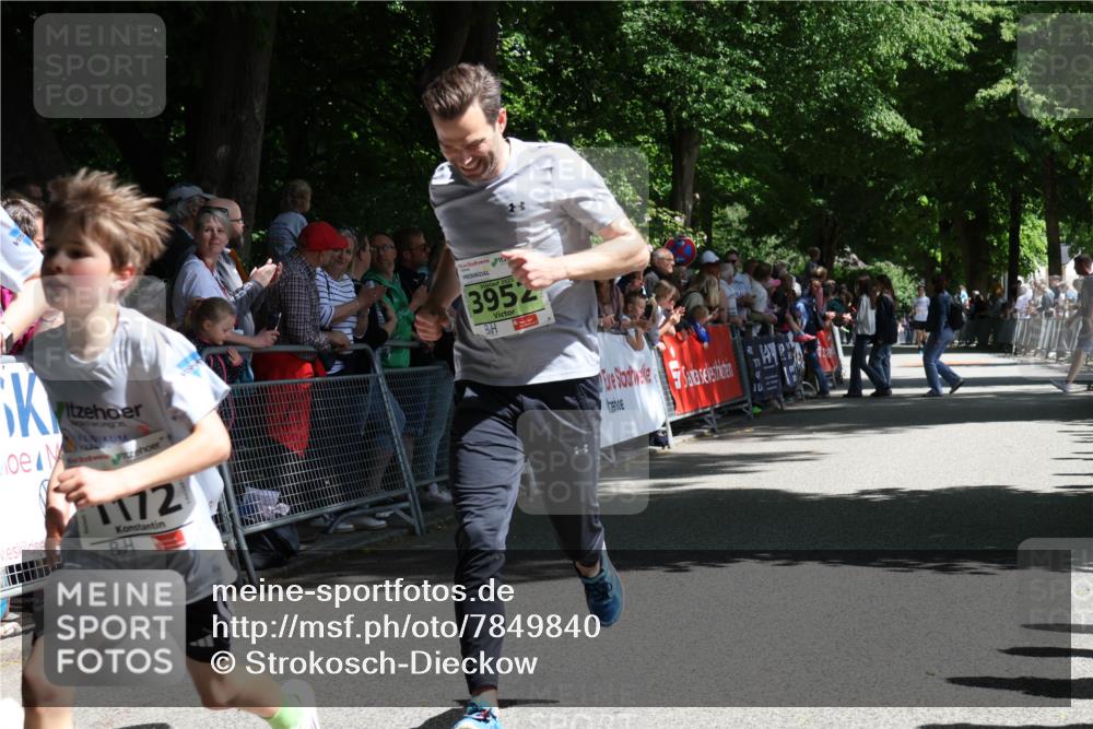 17.05.2025 - Störlauf Strokosch-Dieckow http://msf.ph/oto/7849840 17.05.2025 14:40:50 Ziel 2025, 3952, 1172 meine-sportfotos.de