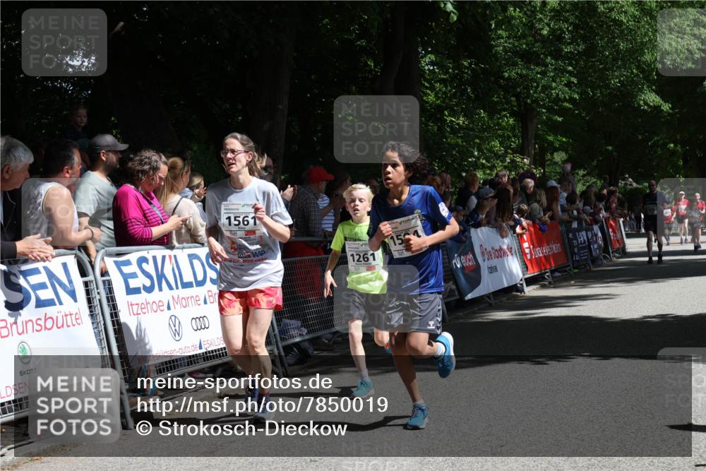 17.05.2025 - Störlauf Strokosch-Dieckow http://msf.ph/oto/7850019 17.05.2025 14:42:20 Ziel 1561, 1261, 154 meine-sportfotos.de