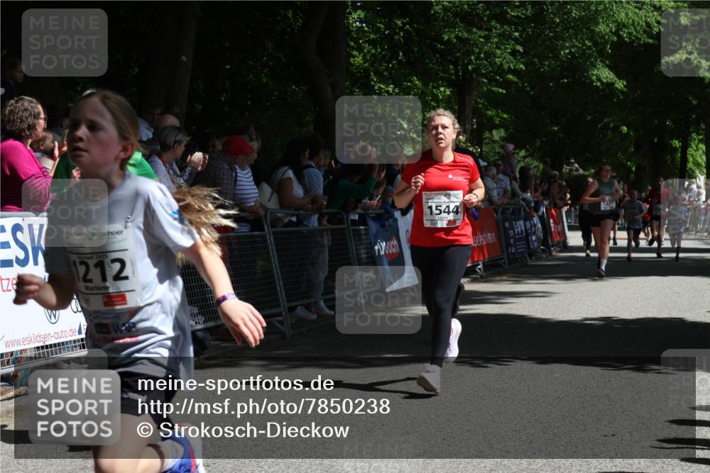 17.05.2025 - Störlauf Strokosch-Dieckow http://msf.ph/oto/7850238 17.05.2025 14:44:09 Ziel 2025, 1212, 1544, 1227 meine-sportfotos.de