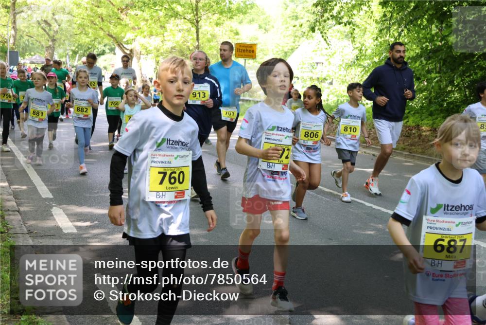 17.05.2025 - Störlauf Strokosch-Dieckow http://msf.ph/oto/7850564 17.05.2025 14:01:59 Laufen 790, 881, 882, 02, 766, 913, 701, 2025, 760, 2025, 72, 806, 810, 85, 2025, 687 meine-sportfotos.de