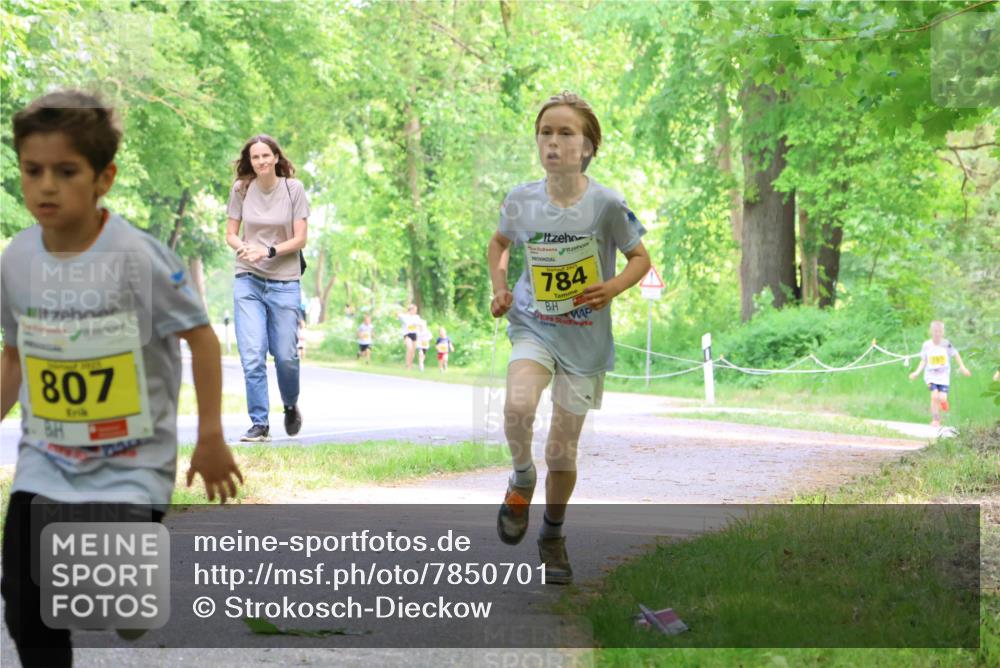 17.05.2025 - Störlauf Strokosch-Dieckow http://msf.ph/oto/7850701 17.05.2025 14:08:21 Laufen 807, 784 meine-sportfotos.de